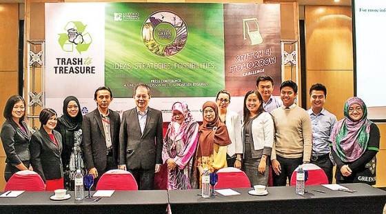 Group photo of the organisers with corporate partners, collaborators and supporting NGOs. – PHO-TOS: DANIAL NORJIDI